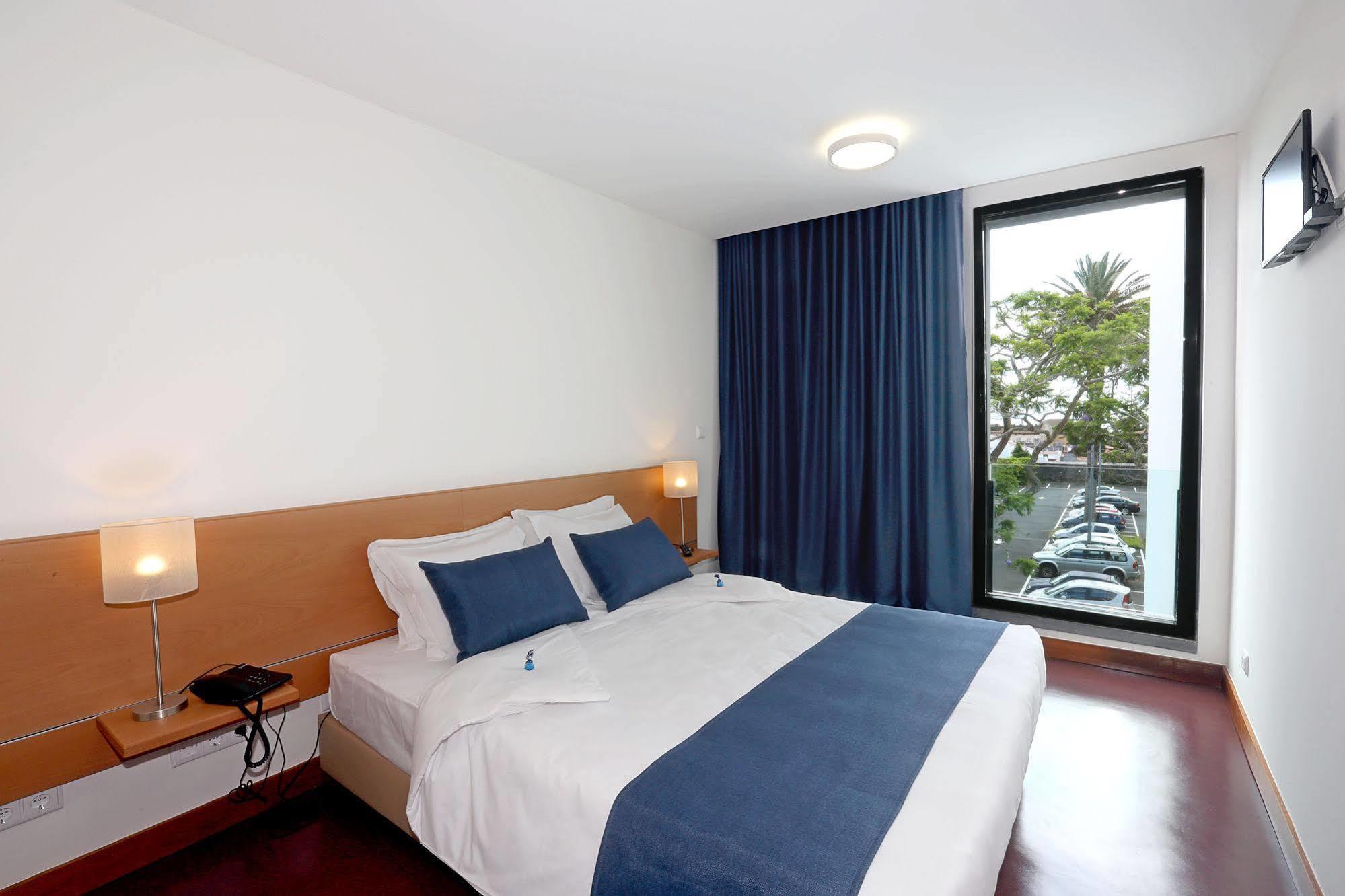 Room & Go By Lince Ponta Delgada Buitenkant foto
